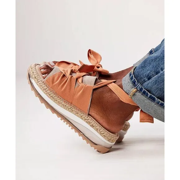 FREE PEOPLE Chapmin Sport Sandals / Pancake