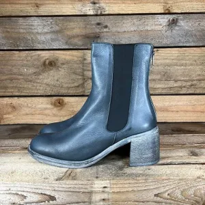 Free People Essential Chelsea Metallic Boot - Black - 40 - New without box