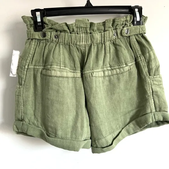 🌻🆕FREE PEOPLE Topanga Cuff Shorts-Oil Green color