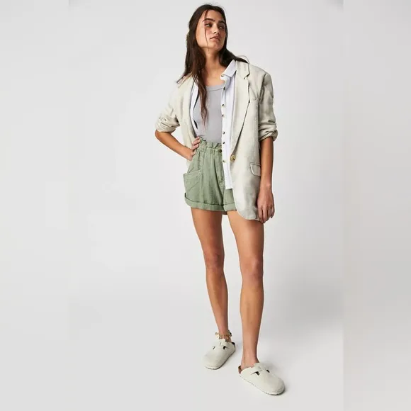🌻🆕FREE PEOPLE Topanga Cuff Shorts-Oil Green color