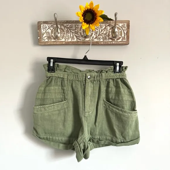 🌻🆕FREE PEOPLE Topanga Cuff Shorts-Oil Green color