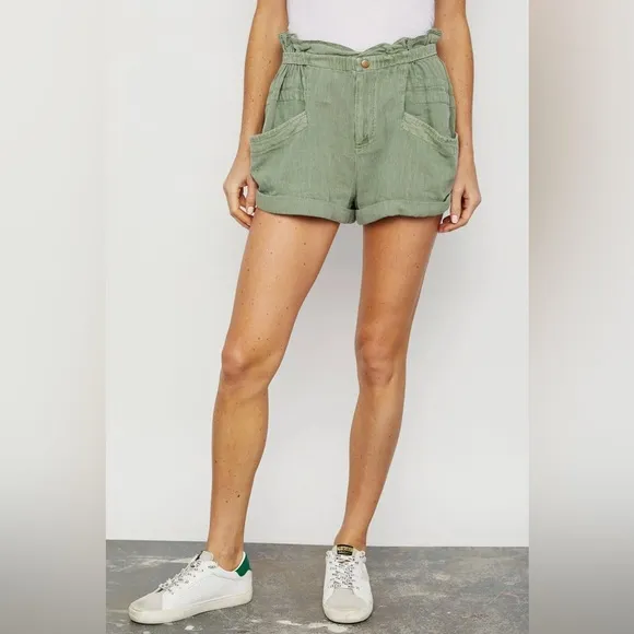 🌻🆕FREE PEOPLE Topanga Cuff Shorts-Oil Green color
