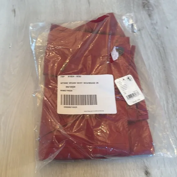Free People We The Free Wynne Vegan Skirt Red Size 28 NWT in packaging