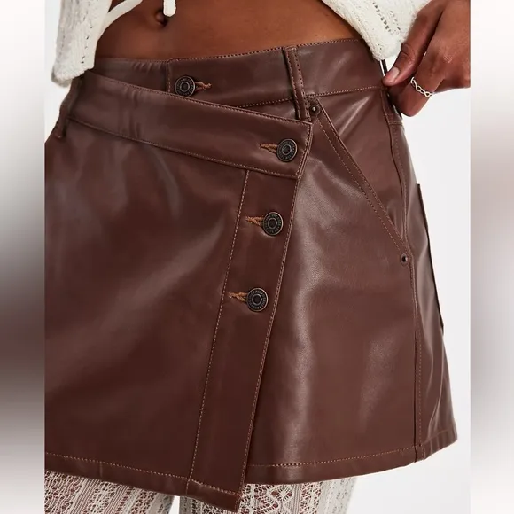 Free People We The Free Wynne Vegan Skirt Red Size 28 NWT in packaging