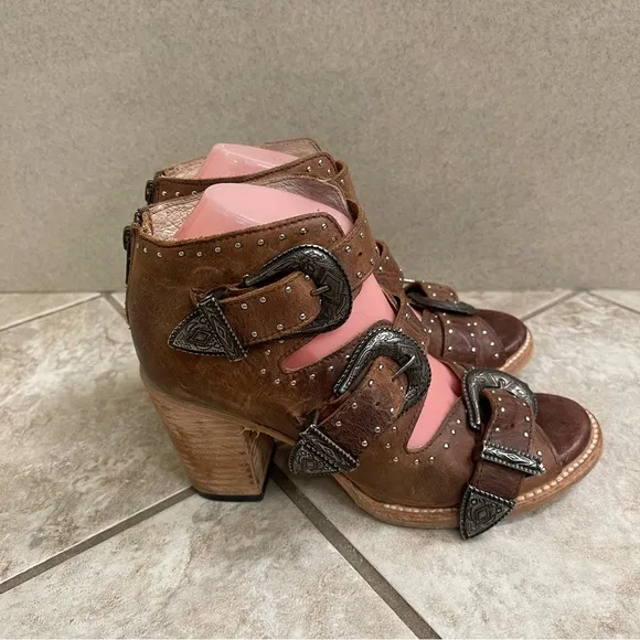 Freebird Violet Shoes Size 9 Western Heeled Sandals Triple Buckle Brown EUC