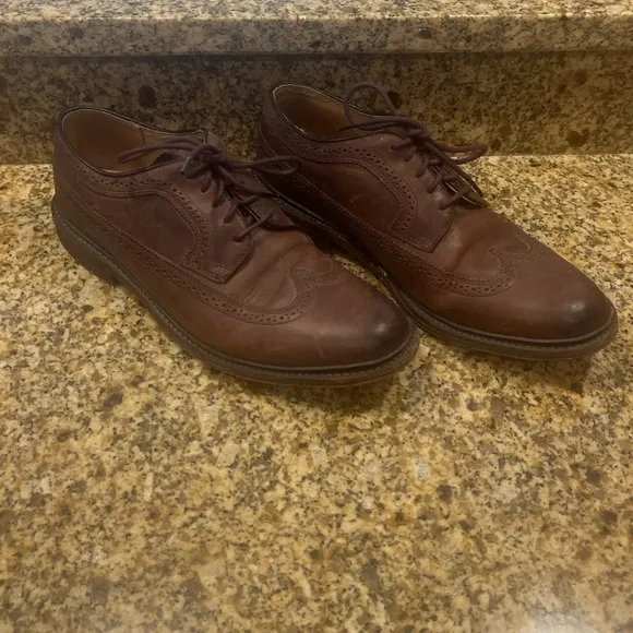 Frye Brown Leather Wing Tip Brogues Men’s 9.5 lace Up Oxford Shoes Office