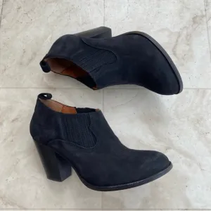 Frye Ilana Shootie Western Black Suede Stack Heels Ankle Boots Booties size 7.5