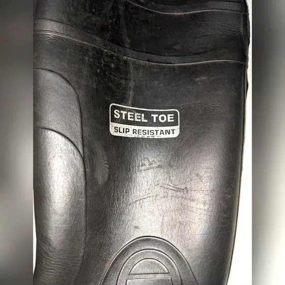 Genfoot Inc. Steel Toe Slip Resistant Muck Boots