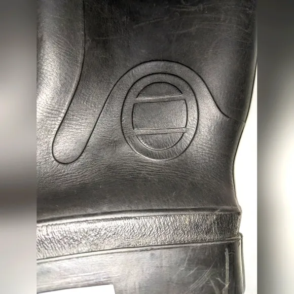 Genfoot Inc. Steel Toe Slip Resistant Muck Boots
