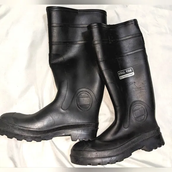 Genfoot Inc. Steel Toe Slip Resistant Muck Boots