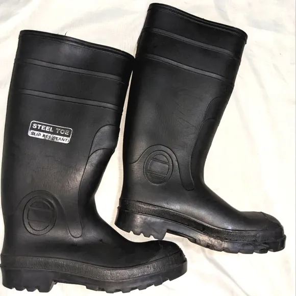 Genfoot Inc. Steel Toe Slip Resistant Muck Boots