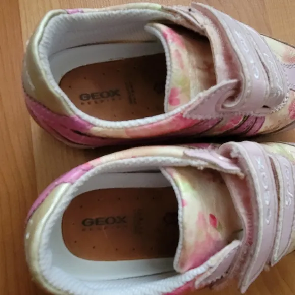 GEOX Respira Sport Girls US 10 EUR 27 Sneakers Pink Floral Leather Flat Shoes