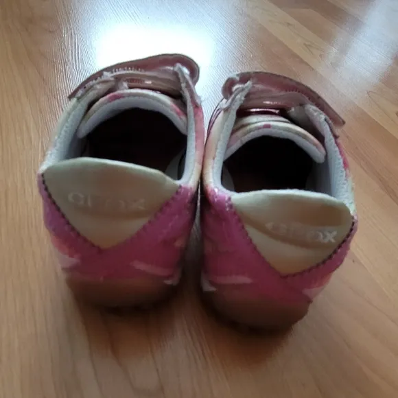 GEOX Respira Sport Girls US 10 EUR 27 Sneakers Pink Floral Leather Flat Shoes