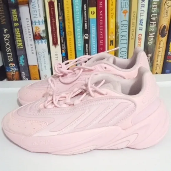 GIRLS ADIDAS ONELIA PINK RUNNING SNEAKERS SIZE 4 NWT