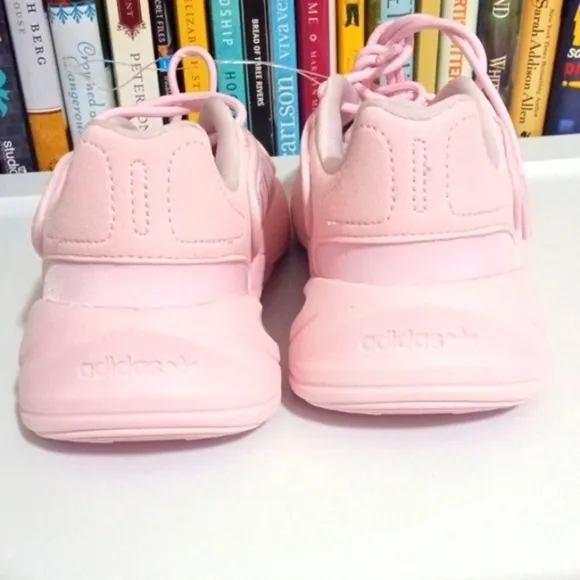 GIRLS ADIDAS ONELIA PINK RUNNING SNEAKERS SIZE 4 NWT