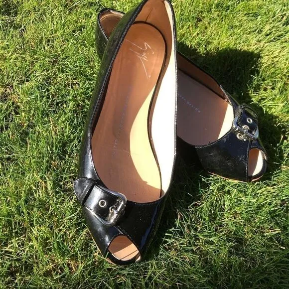Giuseppe Zanotti Black Peeptoe Patent buckle shoes