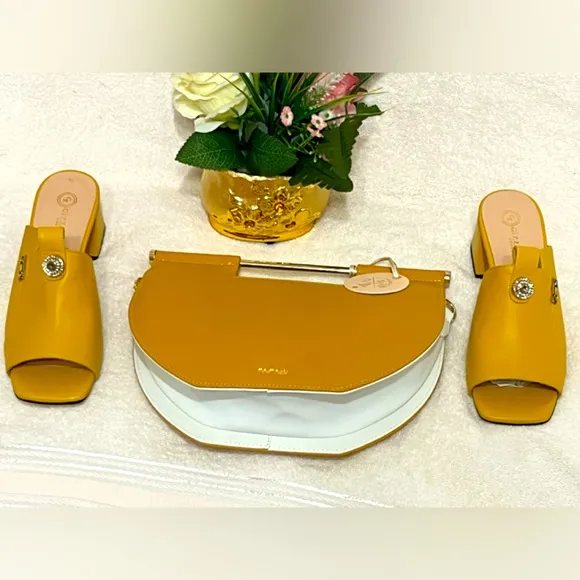 Gizzelli designed shoes and matching bag from Matmazel