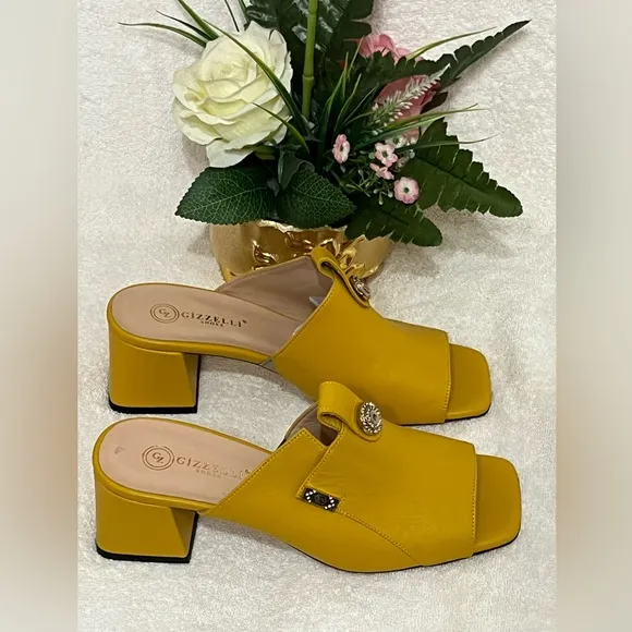 Gizzelli designed shoes and matching bag from Matmazel
