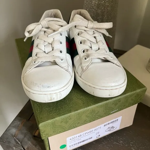 Gucci White Sneakers with Green and Red Stripes