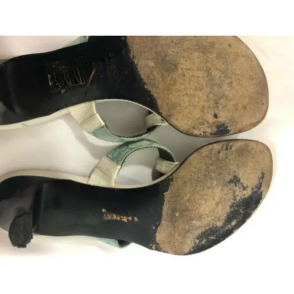 Gucci Women's Thong Shoes Sandals White &amp; Blue 5.5