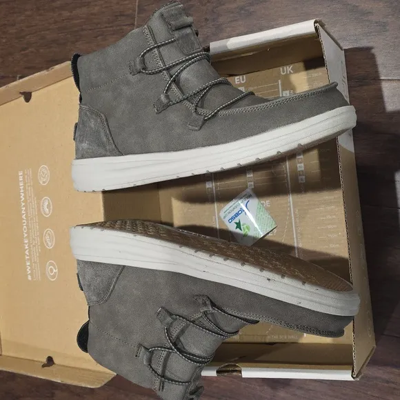 HEY DUDE ELOISE RECYCLED LEATHER COFFEE SIZE 8