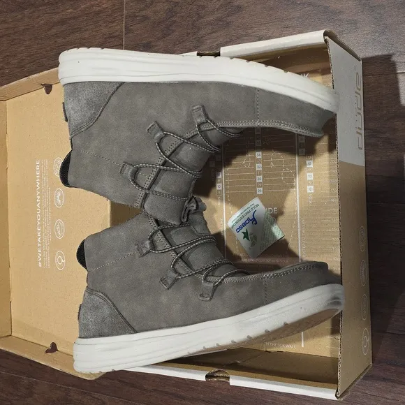 HEY DUDE ELOISE RECYCLED LEATHER COFFEE SIZE 8