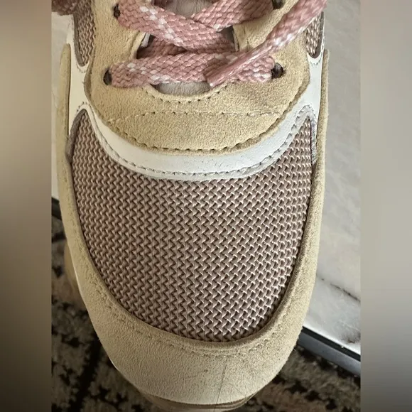 Hogan Chunky Sneakers in Ivory Tan and Pink 38 1/2 (US size 8)