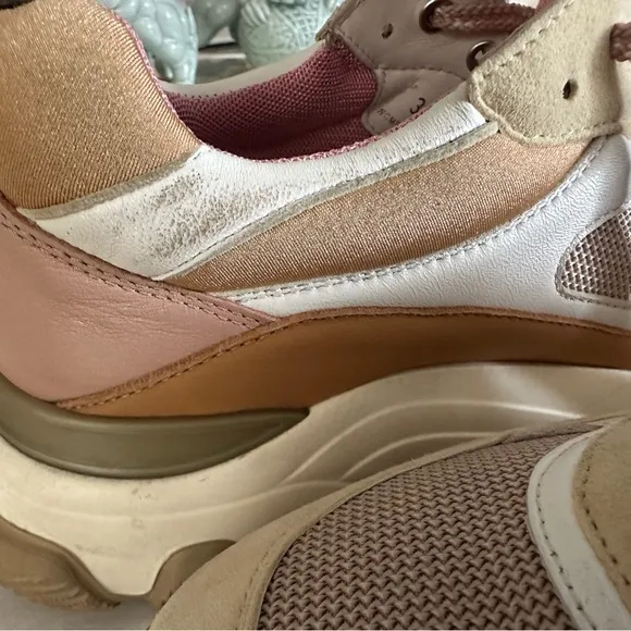 Hogan Chunky Sneakers in Ivory Tan and Pink 38 1/2 (US size 8)