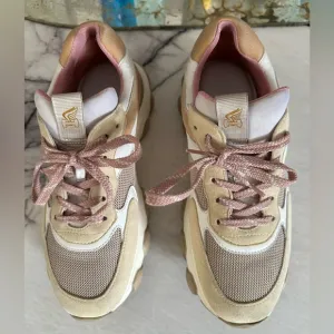 Hogan Chunky Sneakers in Ivory Tan and Pink 38 1/2 (US size 8)