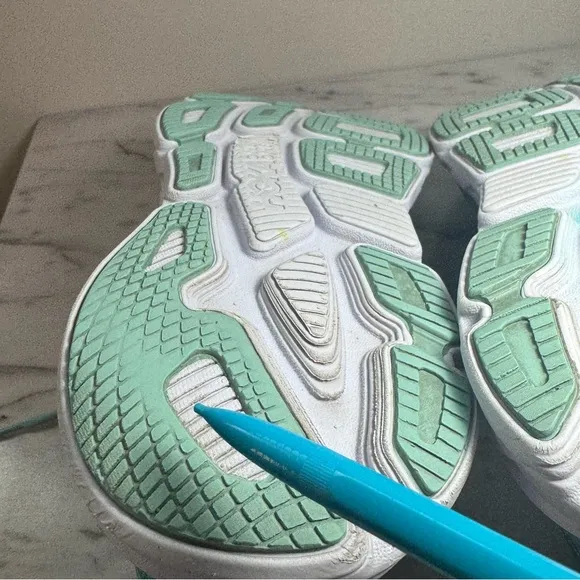 Hoka Bondi 7 Blue And White Athletic Running Shoes Women’s Size 6.5
