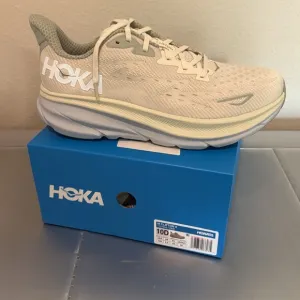 HOKA  Clifton 9 Road-Running Shoes Men's size 10D NWT
