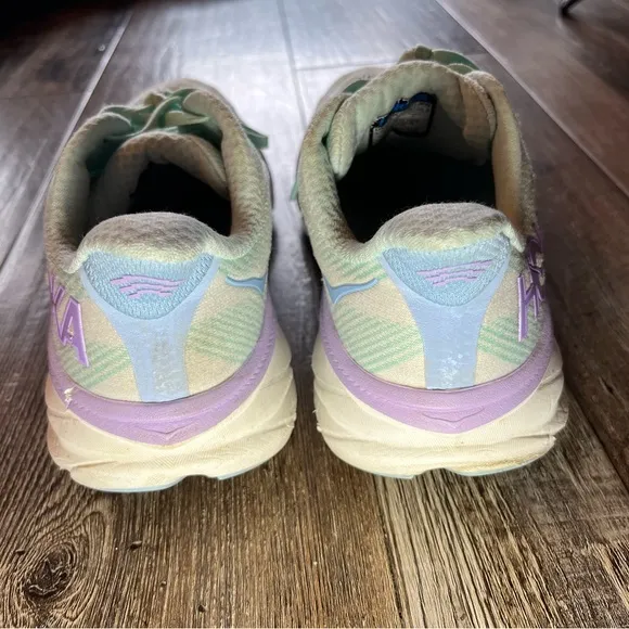 Hoka Clifton 9 Running Sneaker Sunlite Ocean   Lilac Mist Women’s Size 8.5 Wide