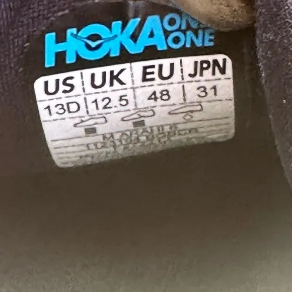 Hoka One One Arahi 6 running shoes