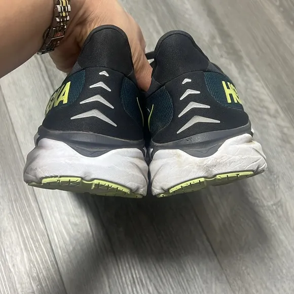 HOKA One One Clifton 8 Men's Running Shoes/ size 9.5