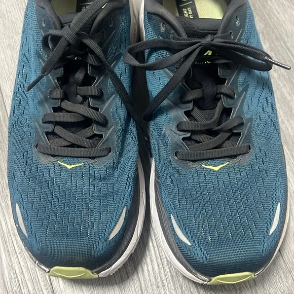 HOKA One One Clifton 8 Men's Running Shoes/ size 9.5