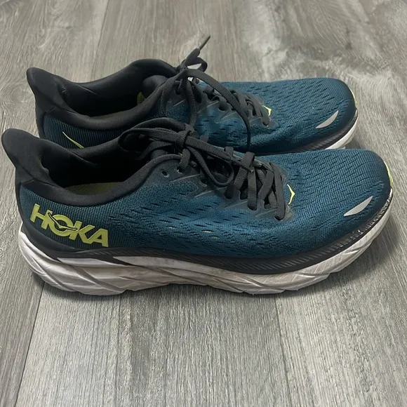 HOKA One One Clifton 8 Men's Running Shoes/ size 9.5