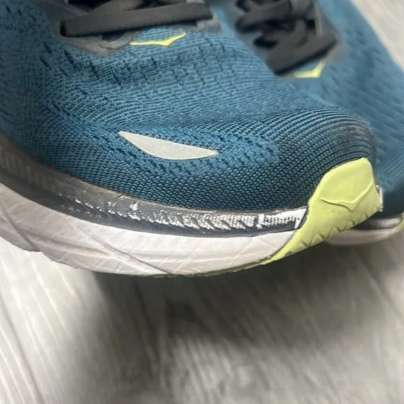 HOKA One One Clifton 8 Men's Running Shoes/ size 9.5