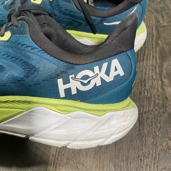 HOKA. ONE ONE Hoka One One Arahi 6 Mens Running Sneakers