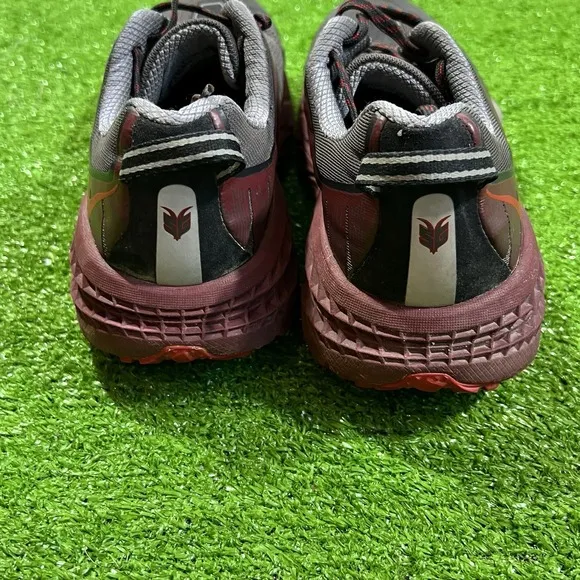 Hoka One One Mens 10.5 Speedgoat 3 Red Black Lace Up Running Sneakers Maroon EUC