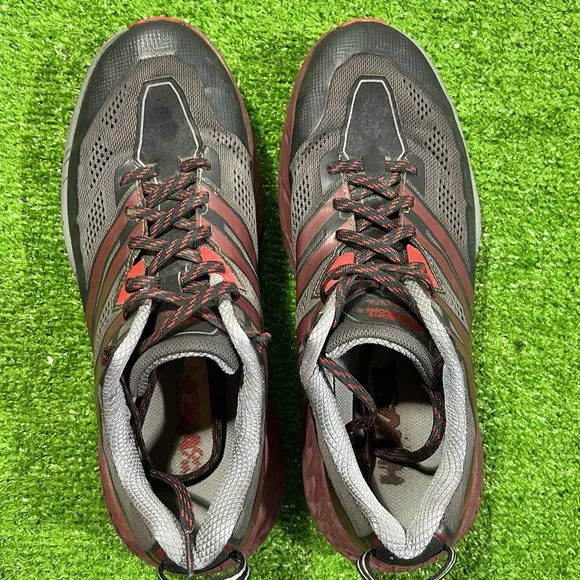 Hoka One One Mens 10.5 Speedgoat 3 Red Black Lace Up Running Sneakers Maroon EUC