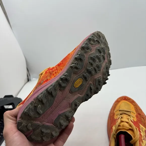 Hoka One One Mens 9.5 Speedgoat 6 Trail Running Shoes Hiking Sneakers Low