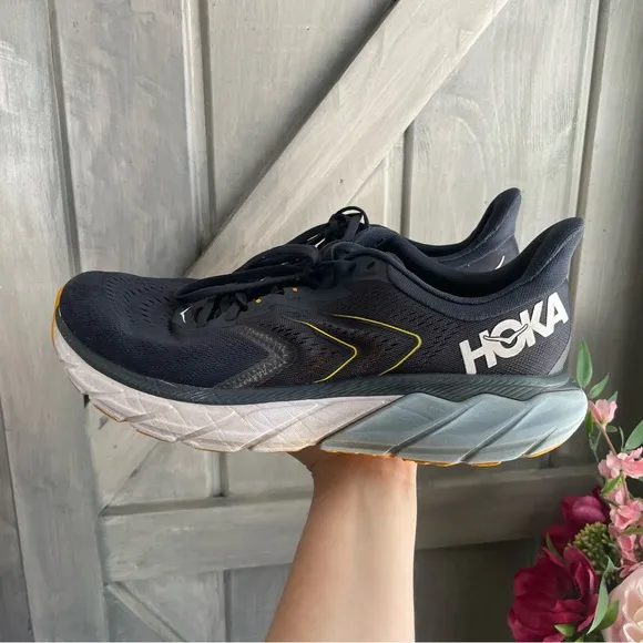 Hoka One One Men’s Arahi Running Sneakers Size 10.5