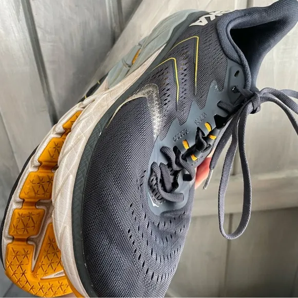 Hoka One One Men’s Arahi Running Sneakers Size 10.5