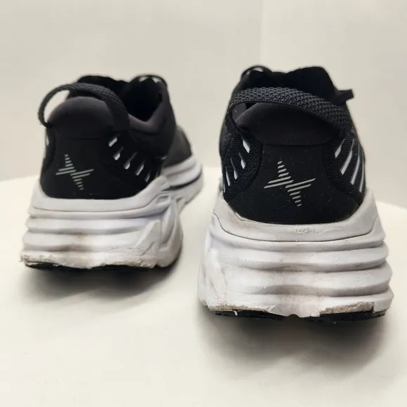 Hoka sneakers men's 11.5D black Bondi X running sport athletic workout comfort