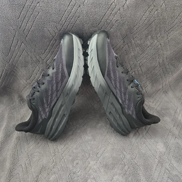 Hoka Speedgoat 5 GTX Hiking Trail Shoes Mens Sz 10.5D Black Outdoor Sneakers.