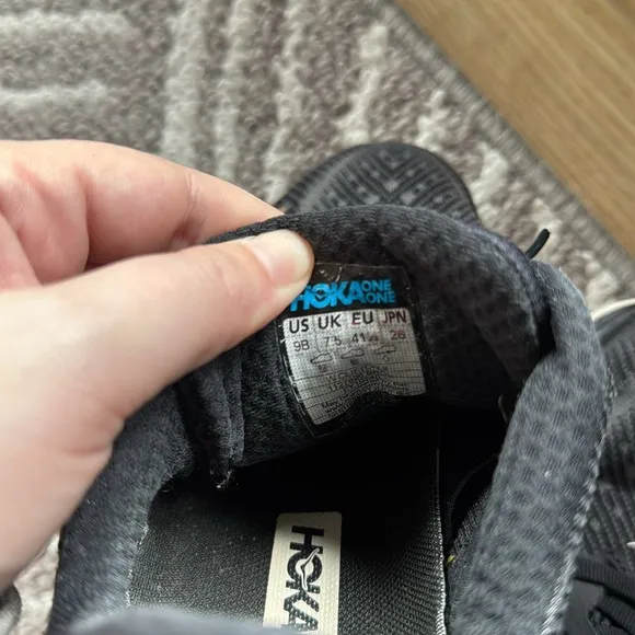 Hoka Women’s Clifton 9 Running Sneakers Size 9