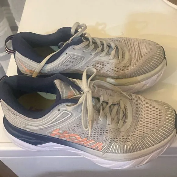 Hoka bondi 7 women running sneakers Sz 7