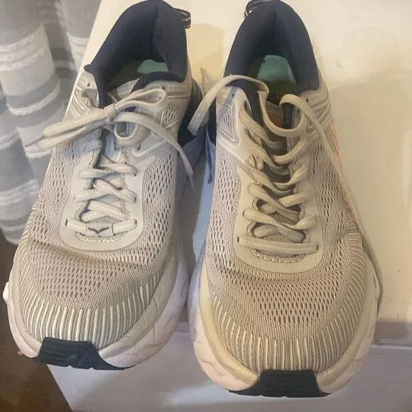 Hoka bondi 7 women running sneakers Sz 7