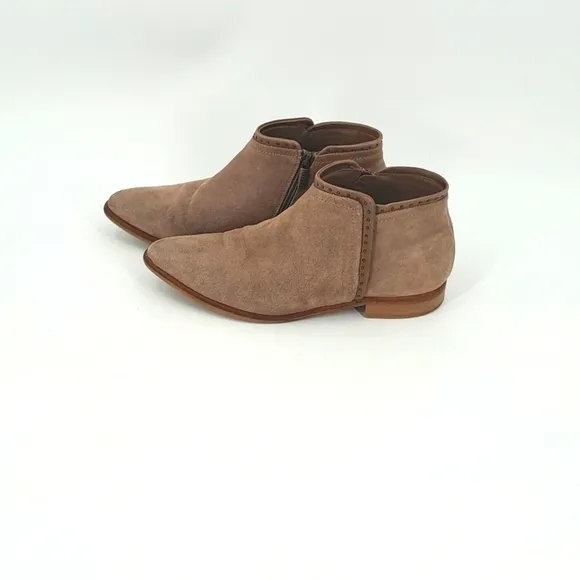 ITALEAU Miralda Ankle Boots Booties Size 9 Suede Water Resistant Made in Italy