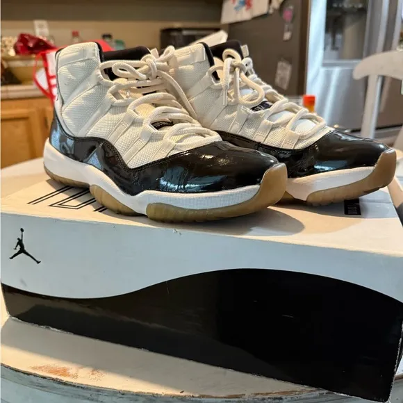 Jordan Athletic Shoes Black and White